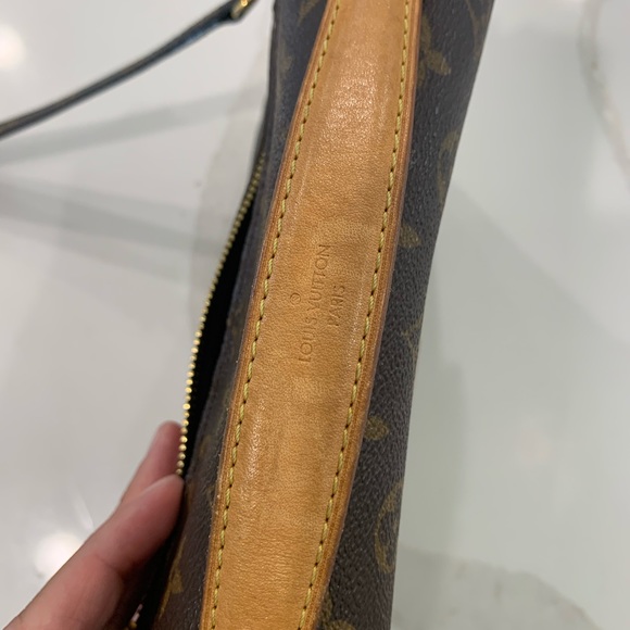 🔴SOLD🔴Louis Vuitton Pochette Métis - Picture 3 of 11